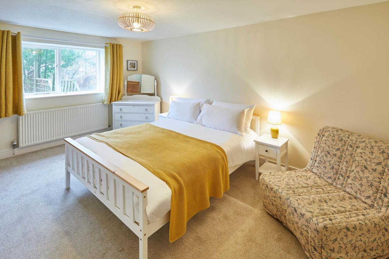 Host & Stay - The Garden Flat สการ์โบโรห์ ภายนอก รูปภาพ